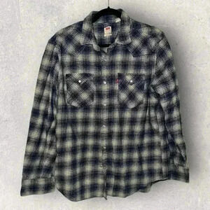 Levi’s woman’s flannel size large